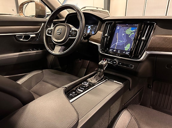 Volvo V90 Cross Country 12 of 30