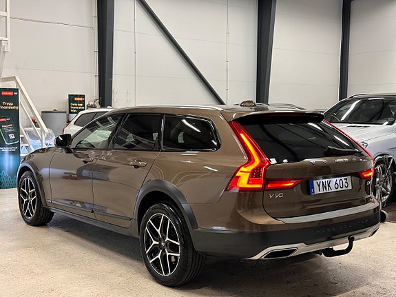 Volvo V90 Cross Country 6 of 30