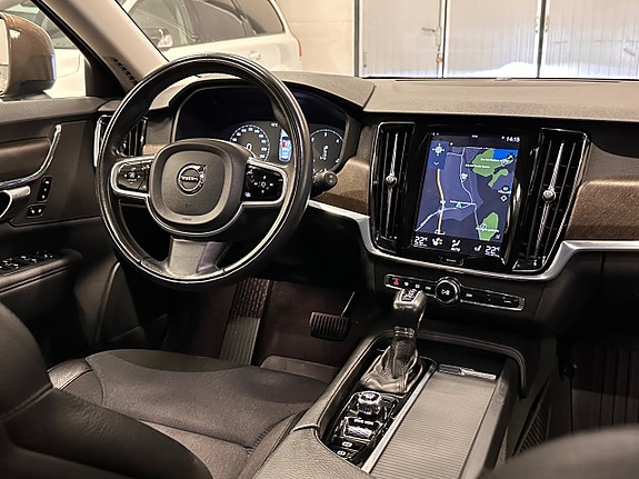 Volvo V90 Cross Country 9 of 30