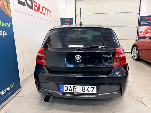 BMW 120i 9 of 30