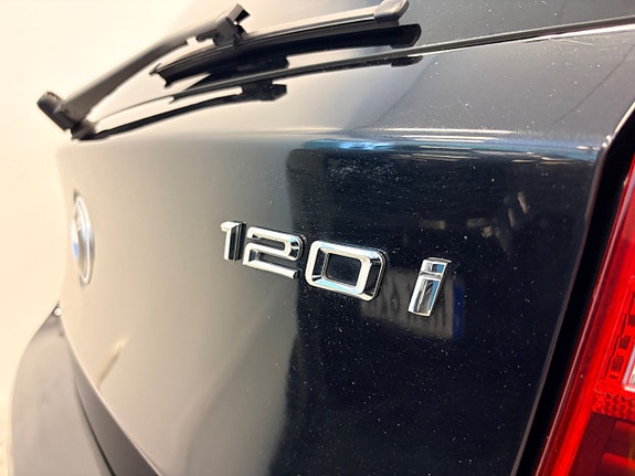BMW 120i 11 of 30