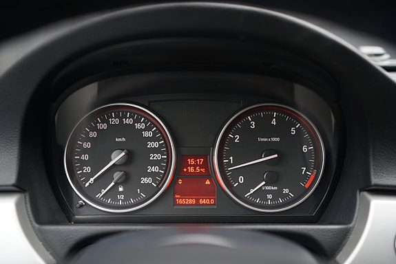 BMW 325i 13 of 18