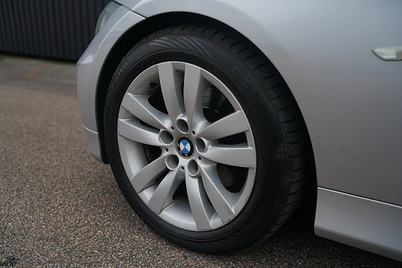 BMW 325i 7 of 18