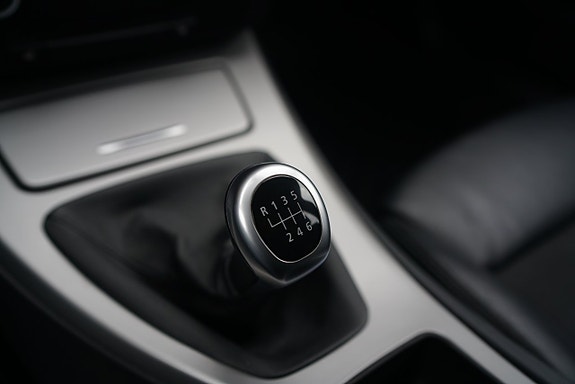 BMW 325i 15 of 18