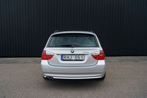 BMW 325i 4 of 18