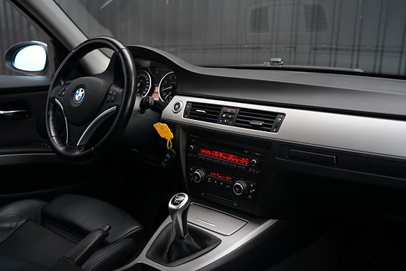 BMW 325i 8 of 18