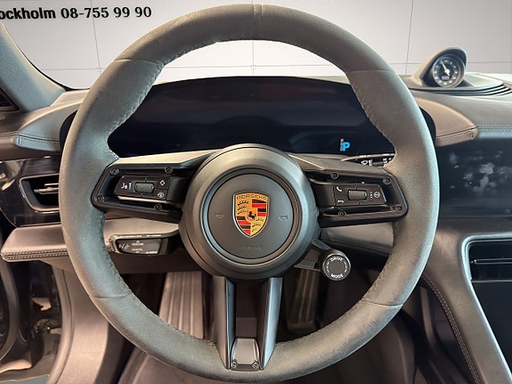 Porsche Taycan 17 of 29