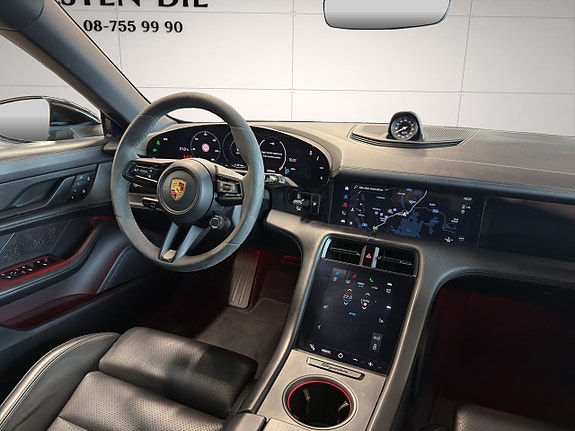 Porsche Taycan 11 of 29