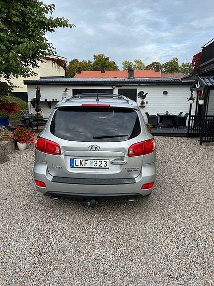 Hyundai Santa Fe 4 of 9