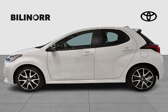 Toyota Yaris 3 of 11