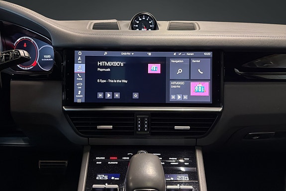 Porsche Cayenne S 12 of 16