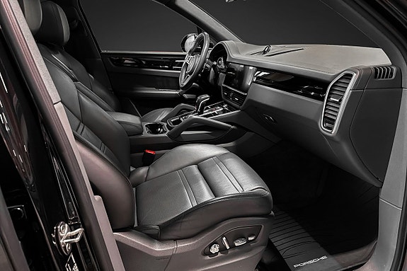 Porsche Cayenne S 15 of 16