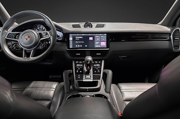 Porsche Cayenne S 11 of 16
