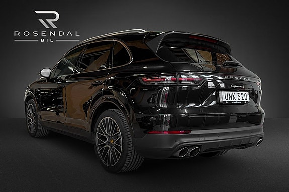 Porsche Cayenne S 4 of 16