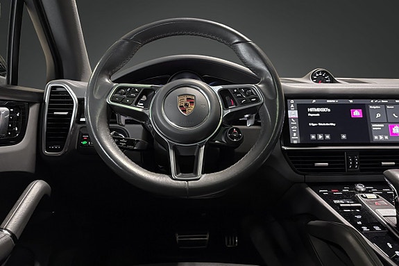 Porsche Cayenne S 10 of 16