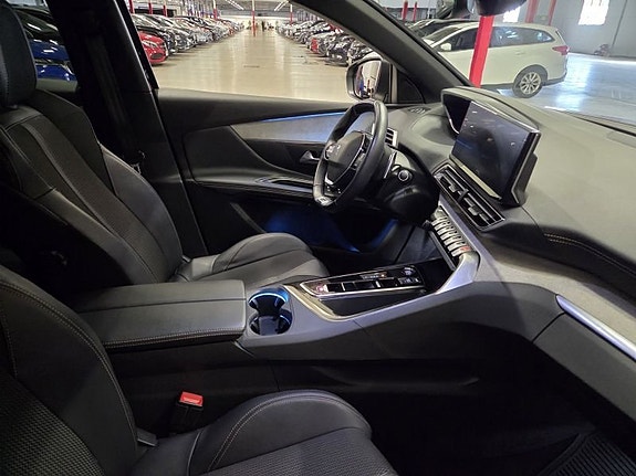 Peugeot 3008 4 of 10
