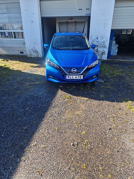Nissan Leaf 3 of 4