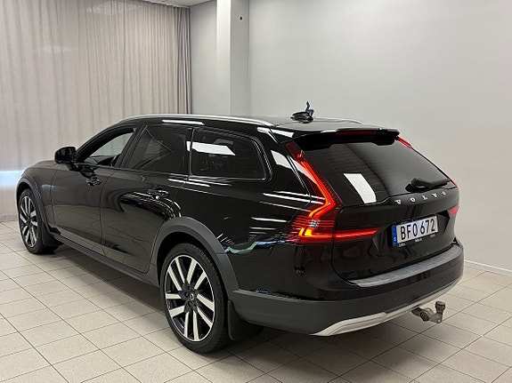 Volvo V90 Cross Country 3 of 21