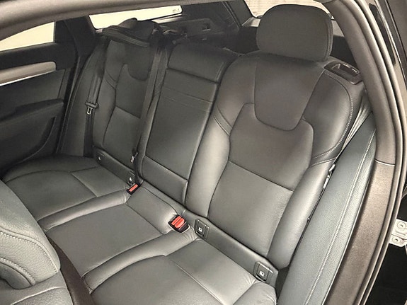 Volvo V90 Cross Country 17 of 21