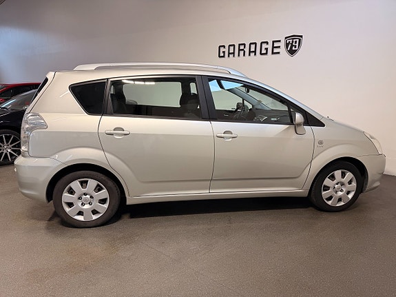 Toyota Corolla Verso 12 of 16