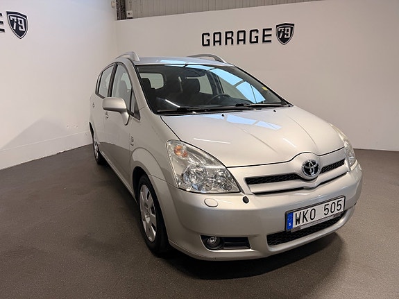Toyota Corolla Verso 4 of 16