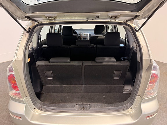 Toyota Corolla Verso 15 of 16