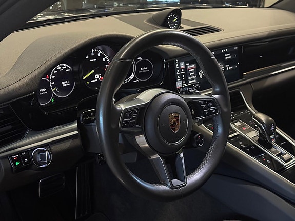 Porsche Panamera 4 18 of 22