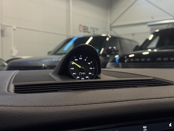 Porsche Panamera 4 16 of 22