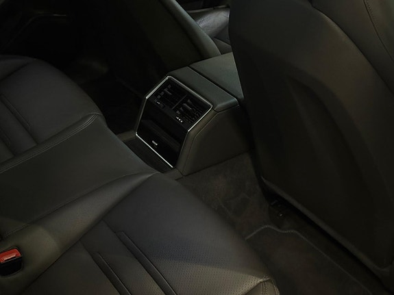 Porsche Panamera 4 11 of 22