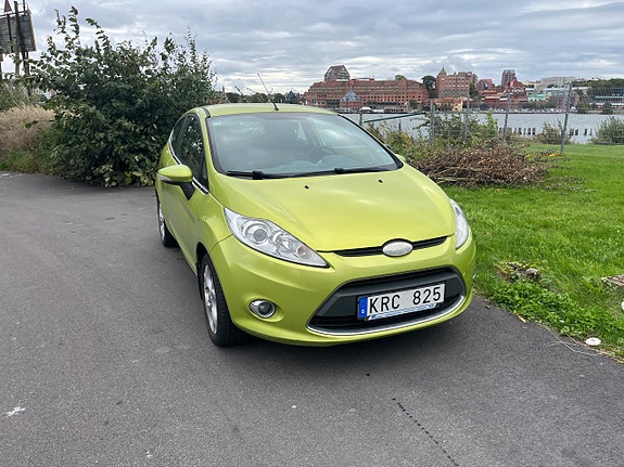 Ford Fiesta 12 of 16
