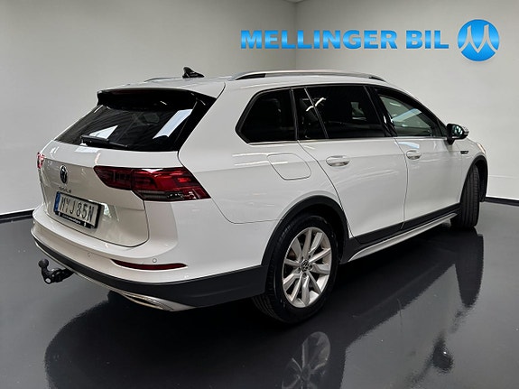 Volkswagen Golf Alltrack 3 of 16