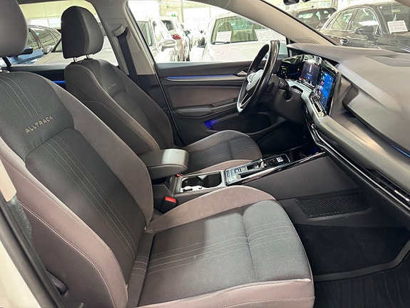 Volkswagen Golf Alltrack 7 of 16