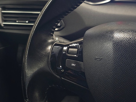 Peugeot 308 SW 18 of 26