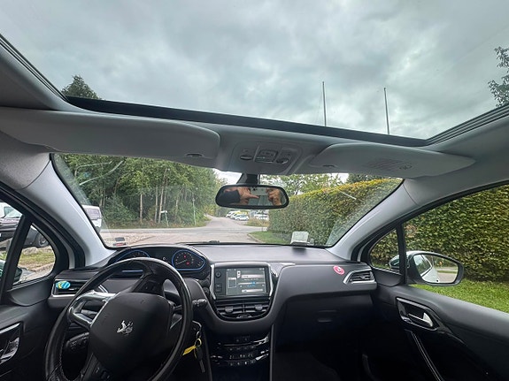 Peugeot 208 10 of 22
