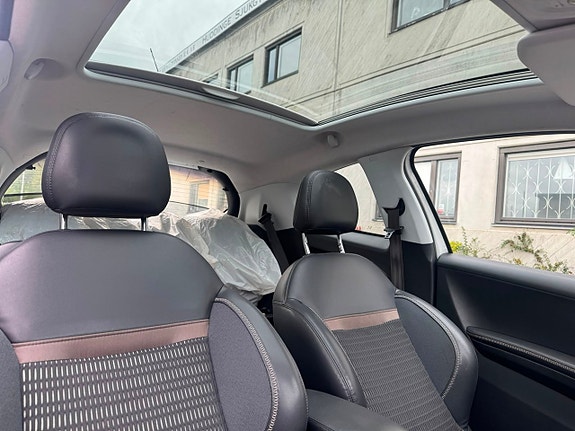 Peugeot 208 4 of 22
