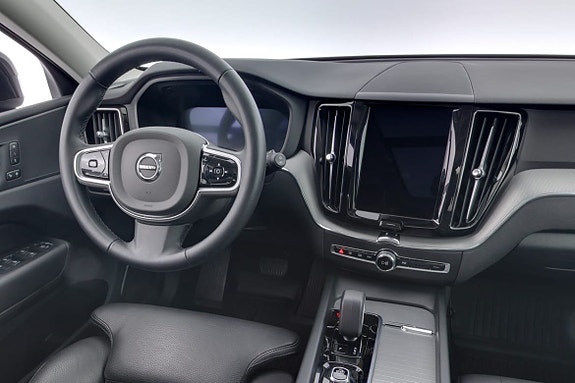 Volvo XC60 8 of 16
