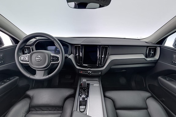 Volvo XC60 7 of 16