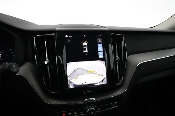 Volvo XC60 13 of 16