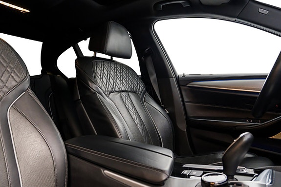 BMW M550i 28 of 30