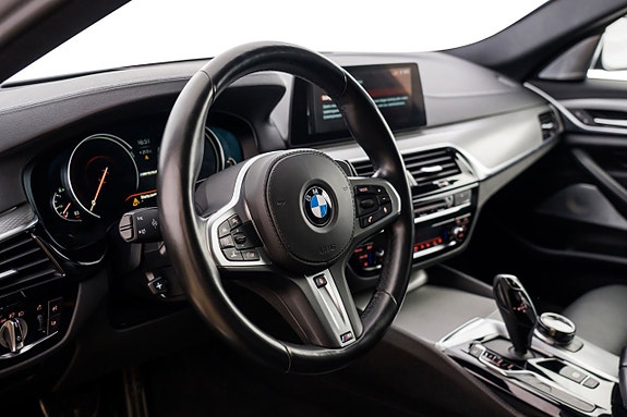 BMW M550i 12 of 30