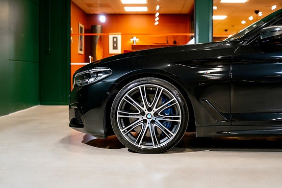 BMW M550i 7 of 30