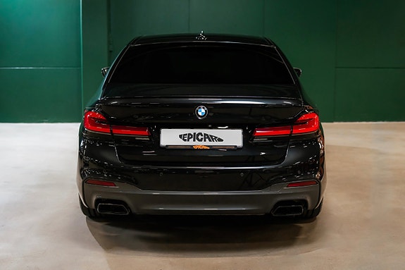 BMW M550i 6 of 30