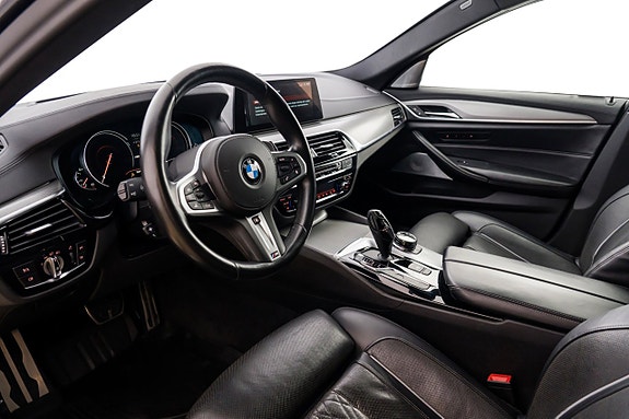 BMW M550i 11 of 30