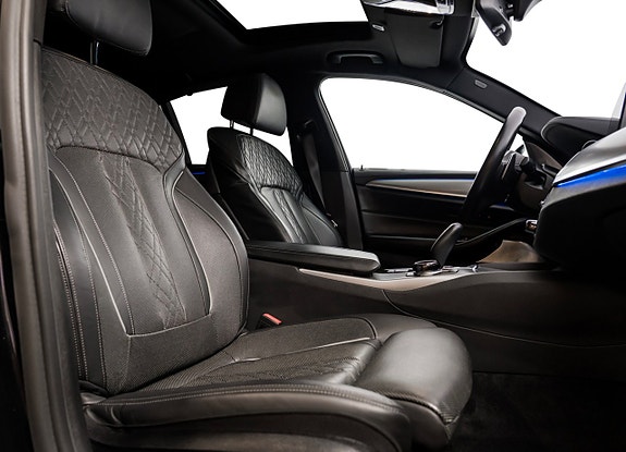 BMW M550i 27 of 30