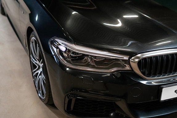 BMW M550i 9 of 30