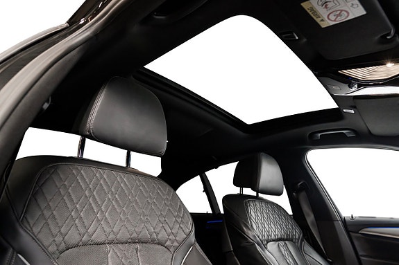 BMW M550i 29 of 30