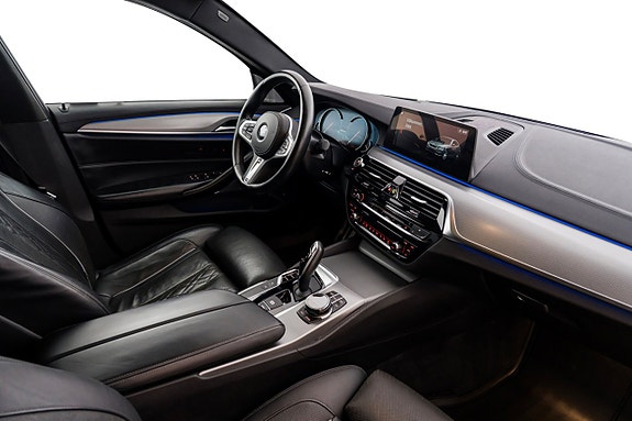 BMW M550i 24 of 30