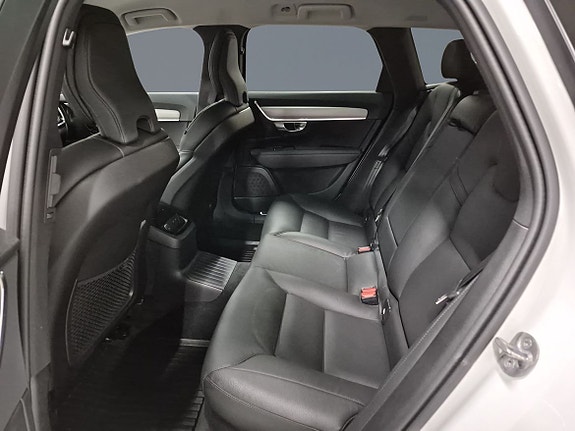 Volvo V90 8 of 13