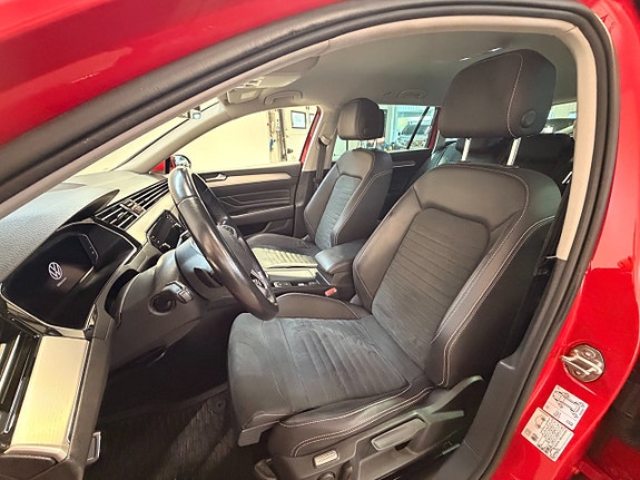 Volkswagen Passat 15 of 24