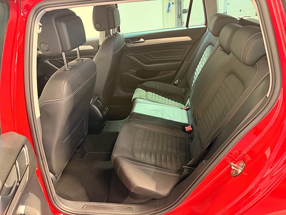 Volkswagen Passat 17 of 24